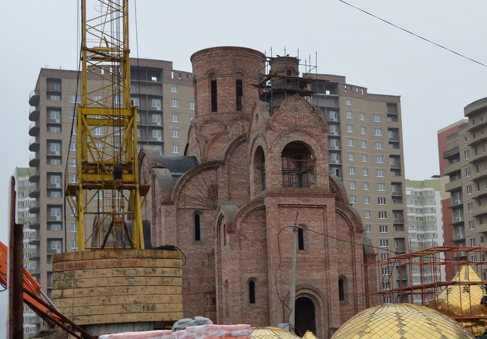 Завершено строительство храма. Храм на Дериглазова. Храм на Дериглазова Курск. Храм Сретения Господня Курск Дериглазова. Храм Сретения Господня Гаврилково.