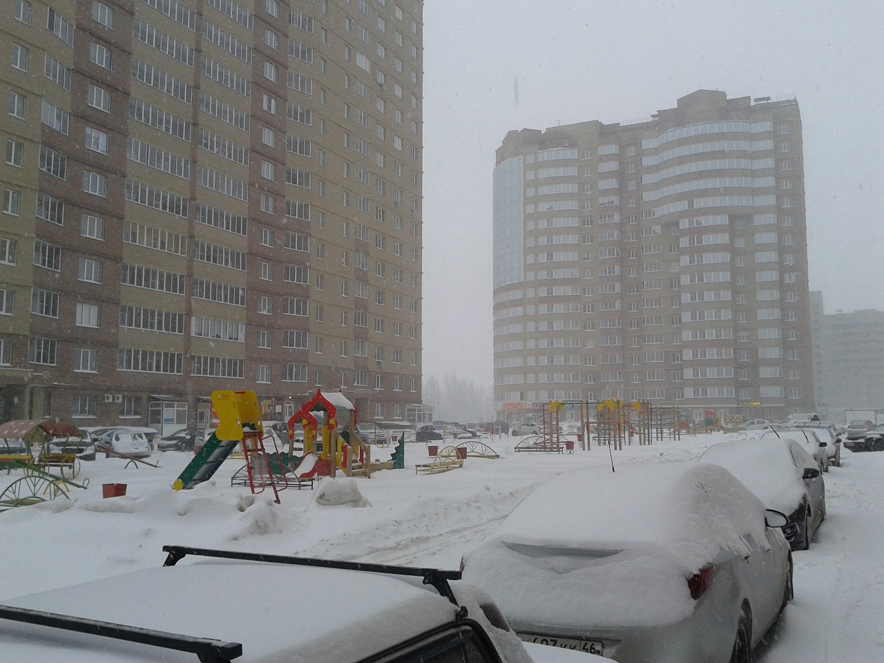 Снегопад в Курске сегодня на проспекте Анатолия Дериглазова